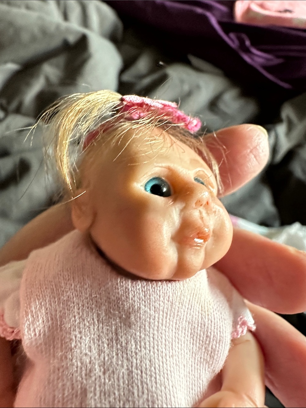 Tiny handmade clay, baby. Beautiful outfit & bed. Adorable. - Picture 4 of 7